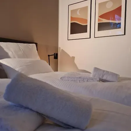 Penthouse In Am Wasser + Parken + Wlan + Netflix +kamin شقة فيلداو